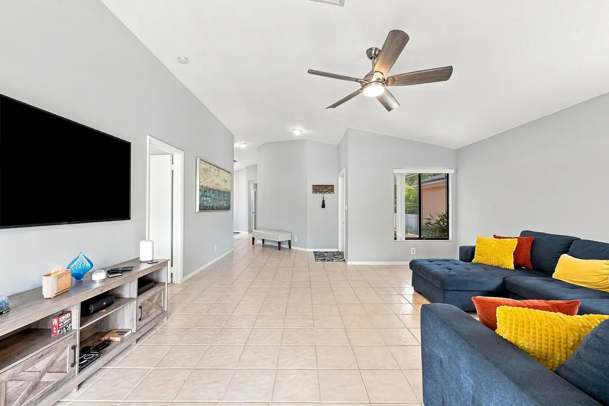 08_dsc_9861_with_tv at 2385 NW 34TH Terrace, Coconut Creek