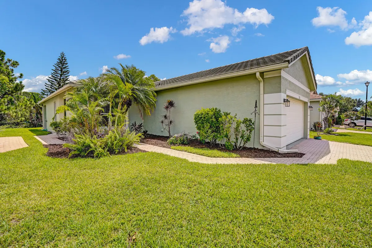 Rocky Bayou-4 at 734 SW Rocky Bayou Terrace, Port St. Lucie