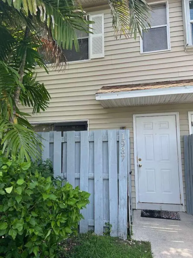 001_Sway.1 at 1937 NE 15TH Avenue, Fort Lauderdale