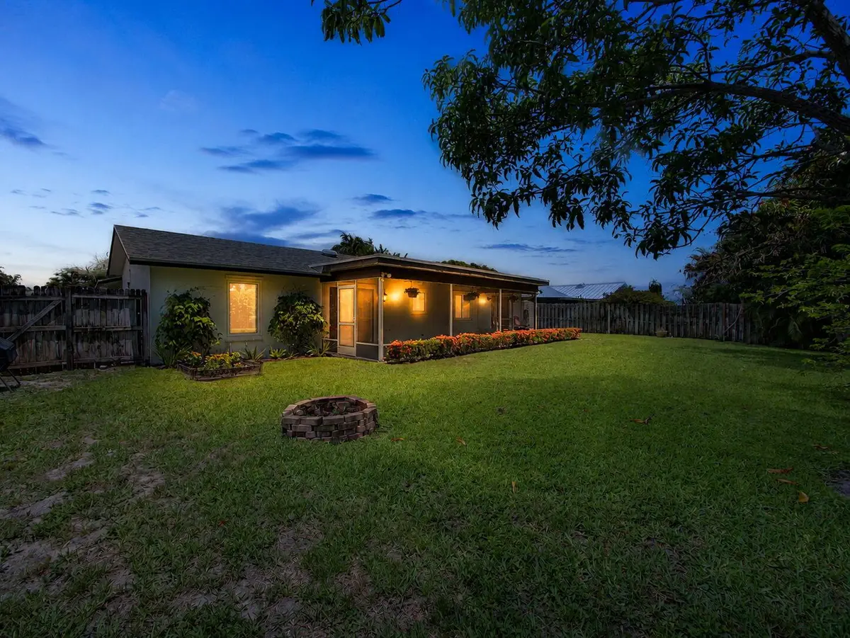 33-web-or-mls-3 at 126 Chapel Lane, Tequesta