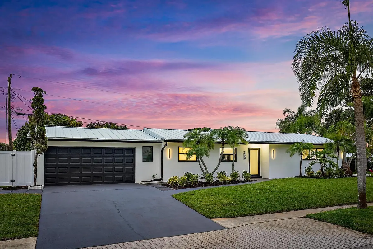 360 Saturn Ave-35 at 360 Saturn Avenue, Tequesta