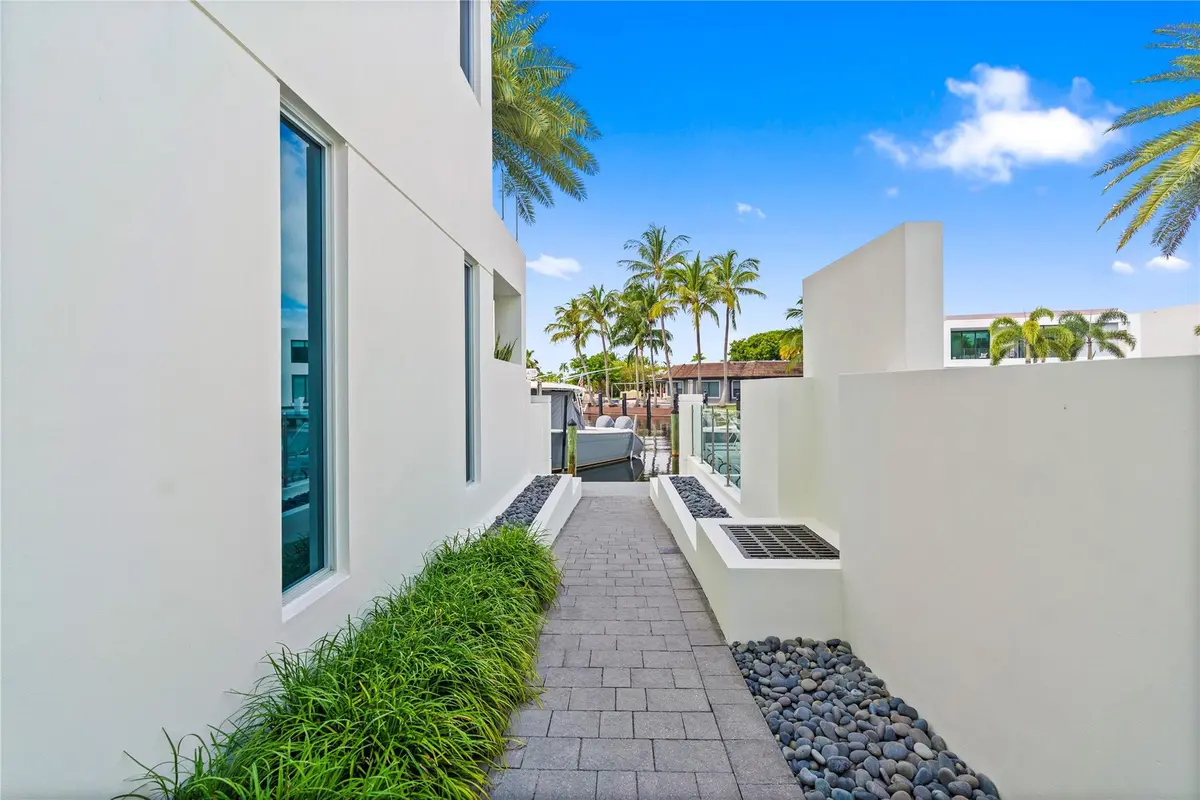 Photo 7 at 221 Shore Court, Lauderdale-By-The-Sea