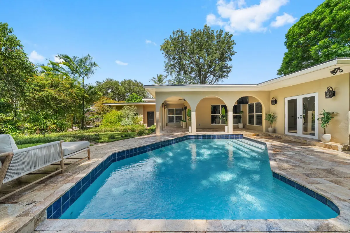 2-web-or-mls-A7R08799 at 901 SE 6TH Street, Fort Lauderdale