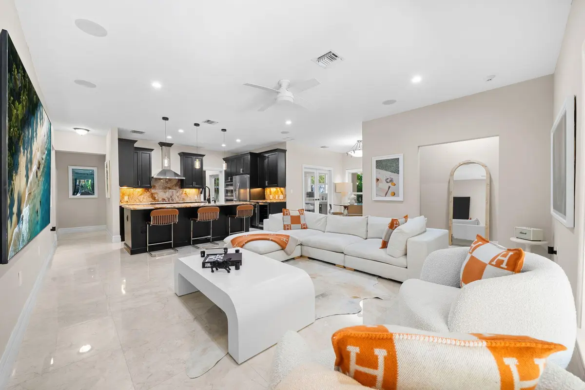 5-web-or-mls-A7R08617 at 901 SE 6TH Street, Fort Lauderdale