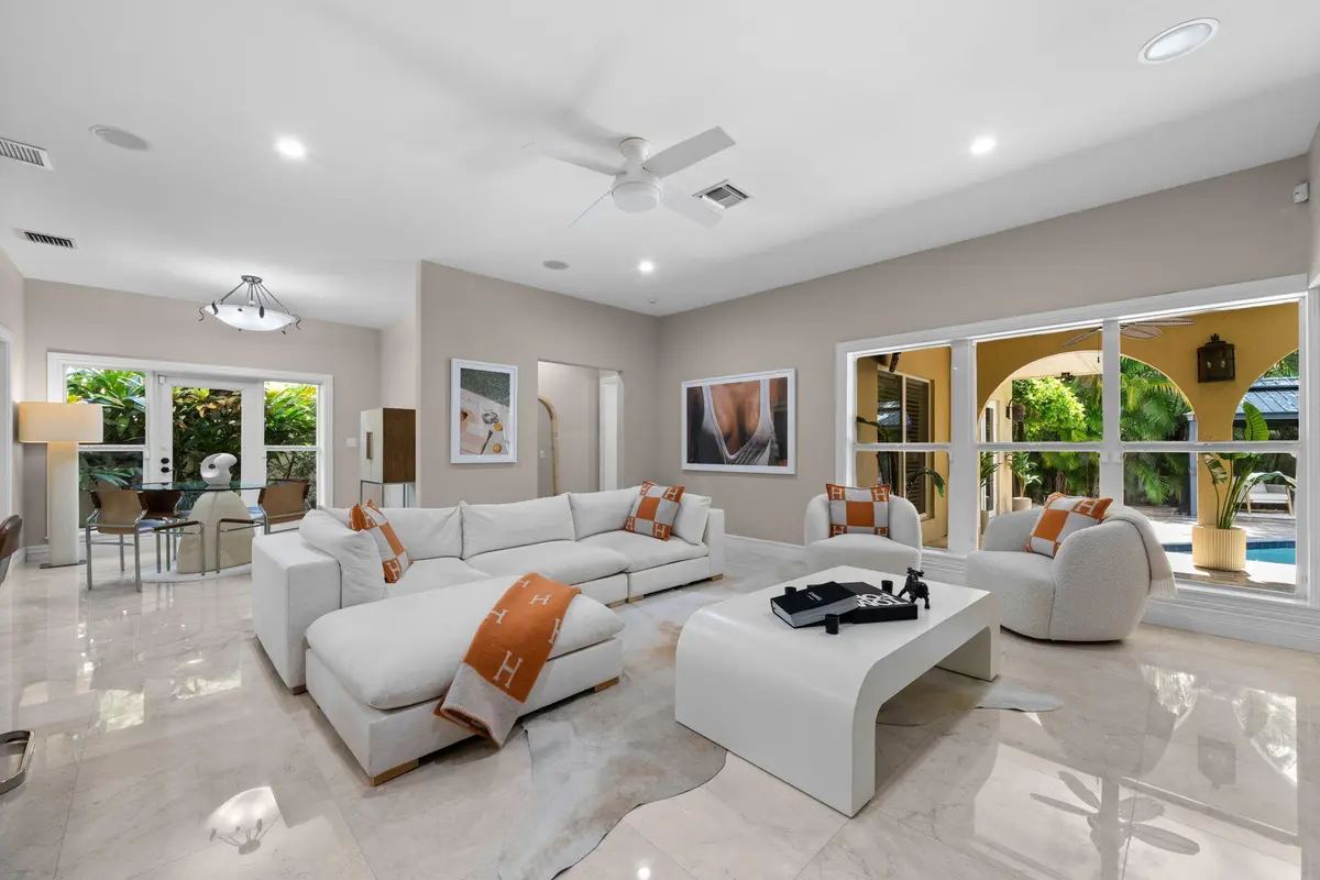 6-web-or-mls-A7R08652 at 901 SE 6TH Street, Fort Lauderdale