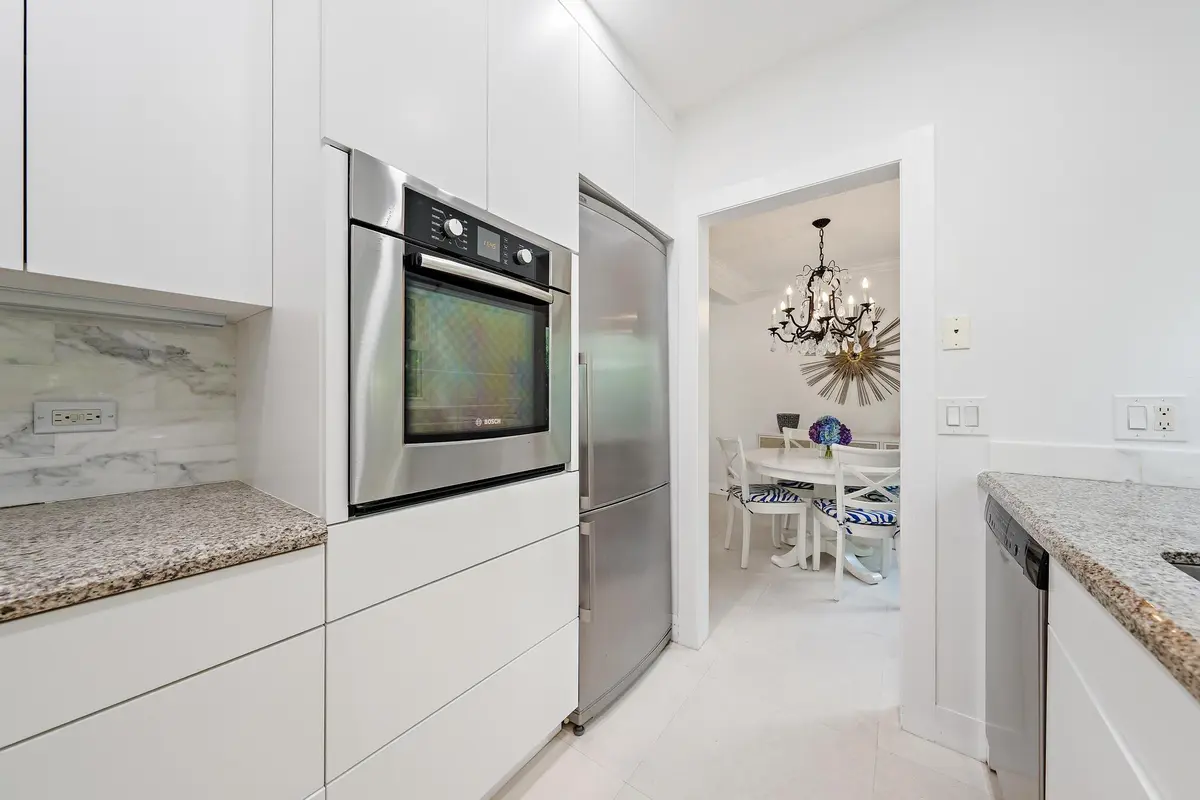 Kitchen at 122 Peruvian Avenue 16, Palm Beach