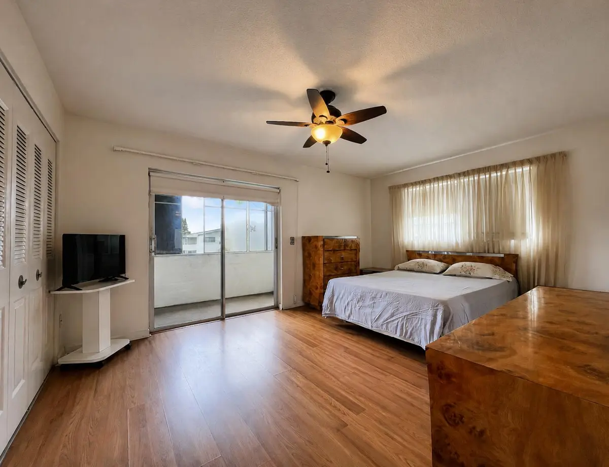 Spacious Bedroom Retreat at 229 Dorchester J, West Palm Beach