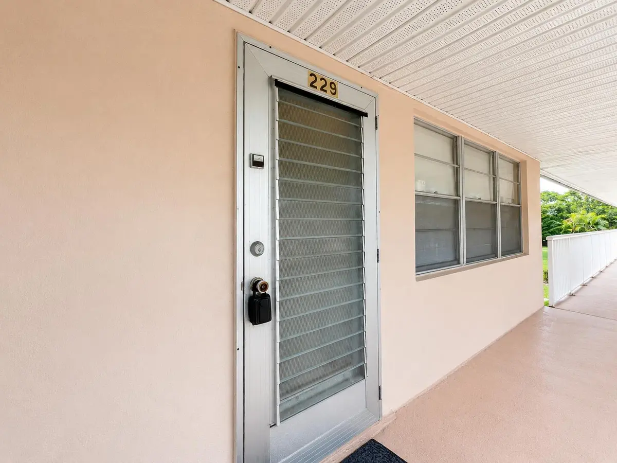 229 Dorchester J at 229 Dorchester J, West Palm Beach