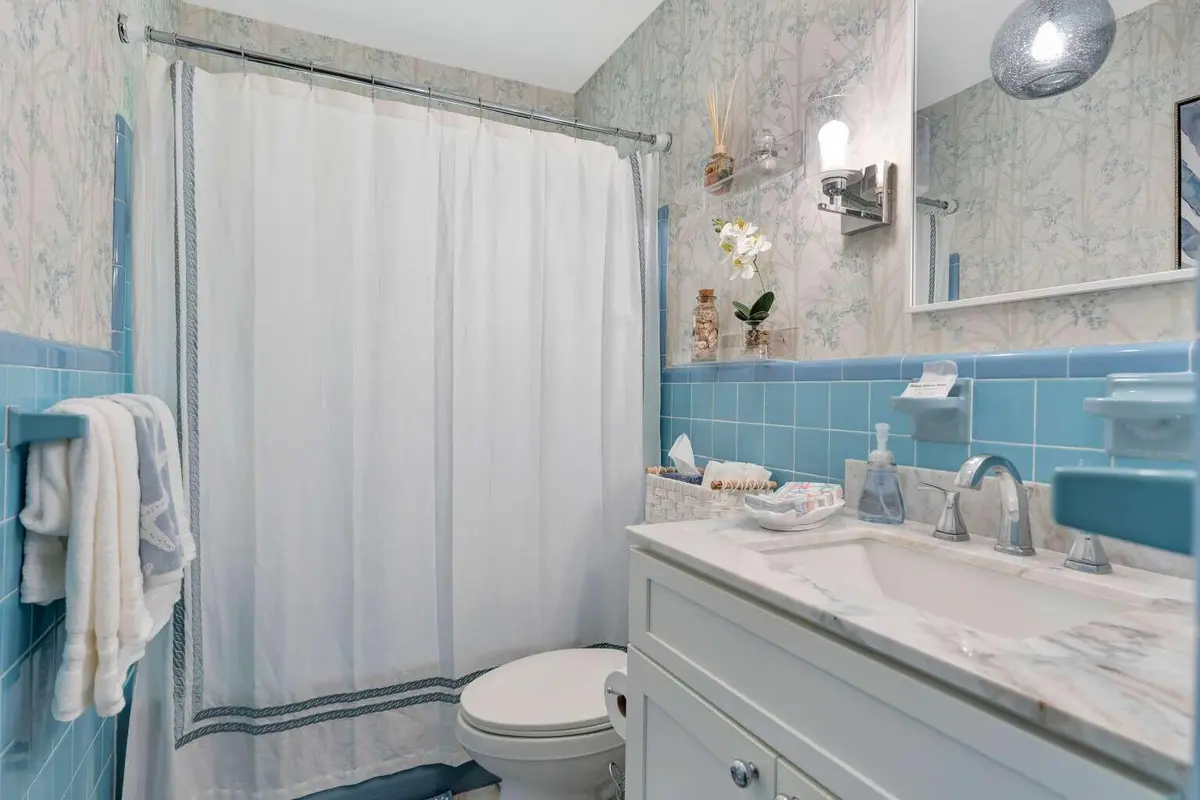 008_Epifano.8 at 5531 HIBISCUS Road, Jupiter