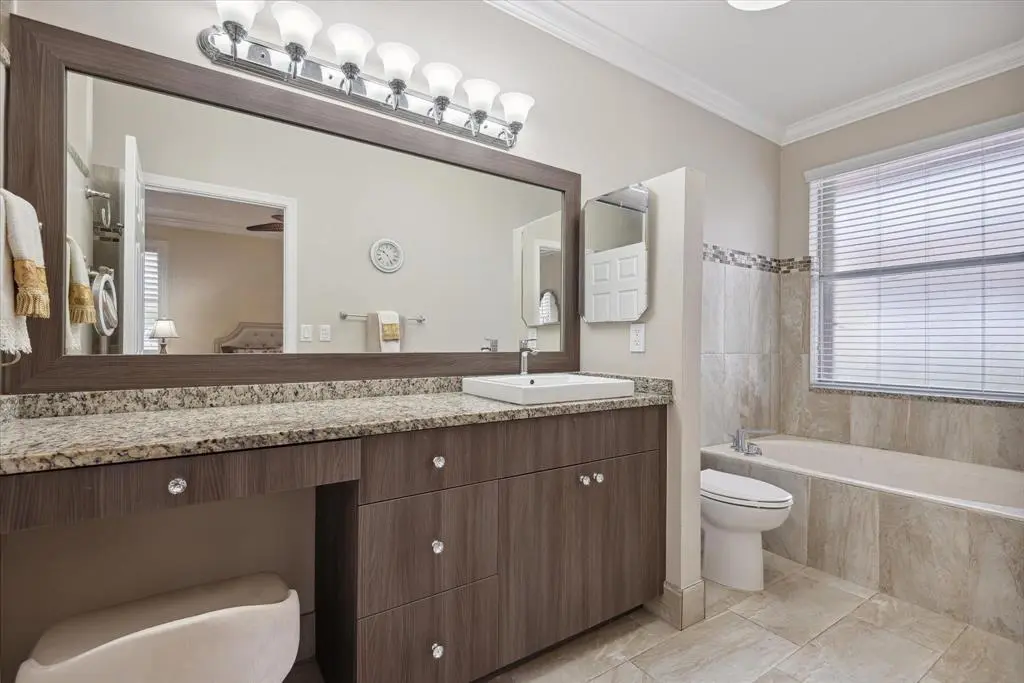 5877.jpg 6 at 5877 NW 73RD Court, Parkland