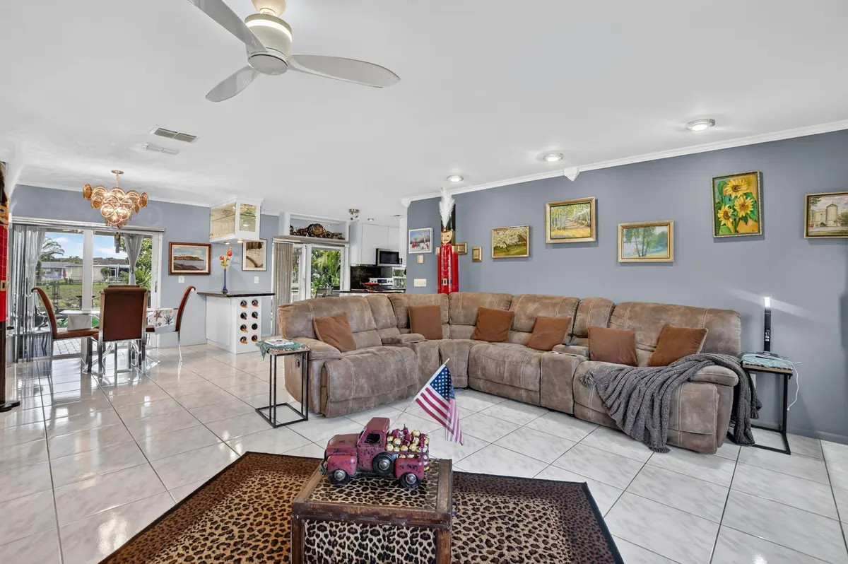 11078 liv 1 at 11078 Delta Circle, Boca Raton
