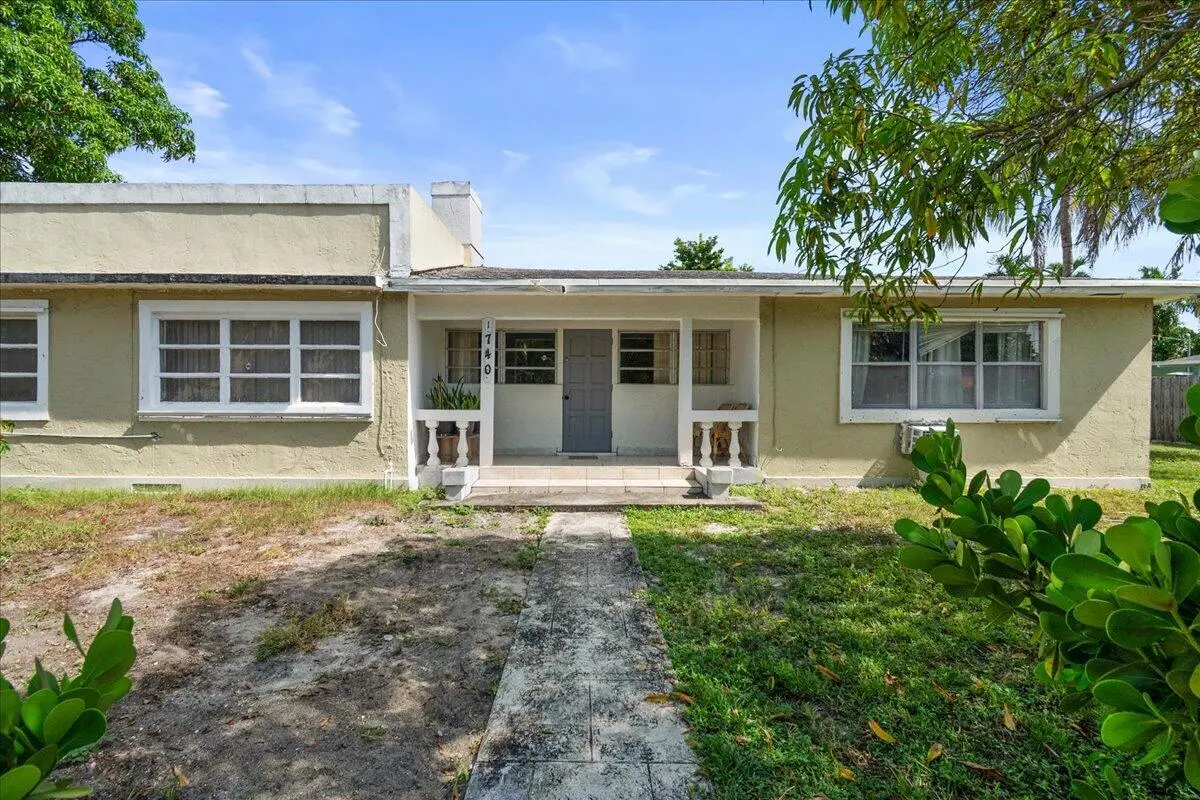 Front Entrance at 1740 11th Avenue, Lake Worth Beach