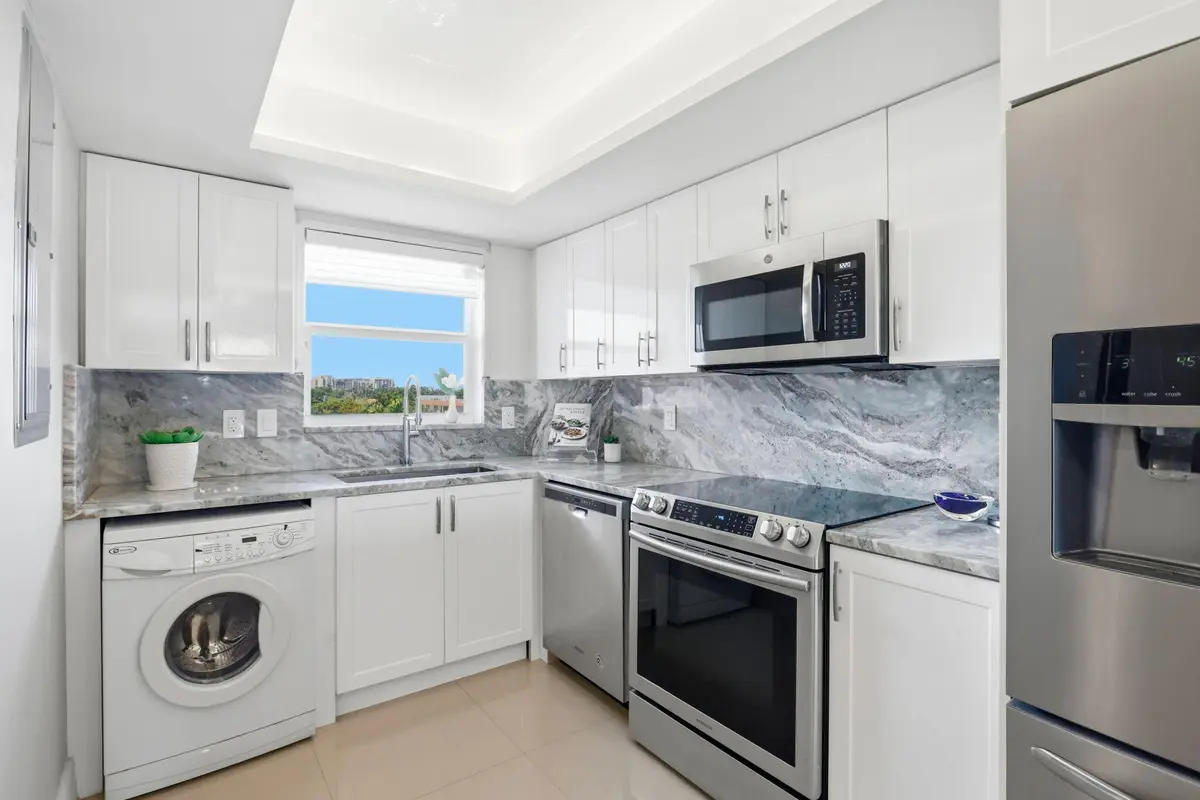 Kitchen at 1040 BANYAN Road 504C, Boca Raton