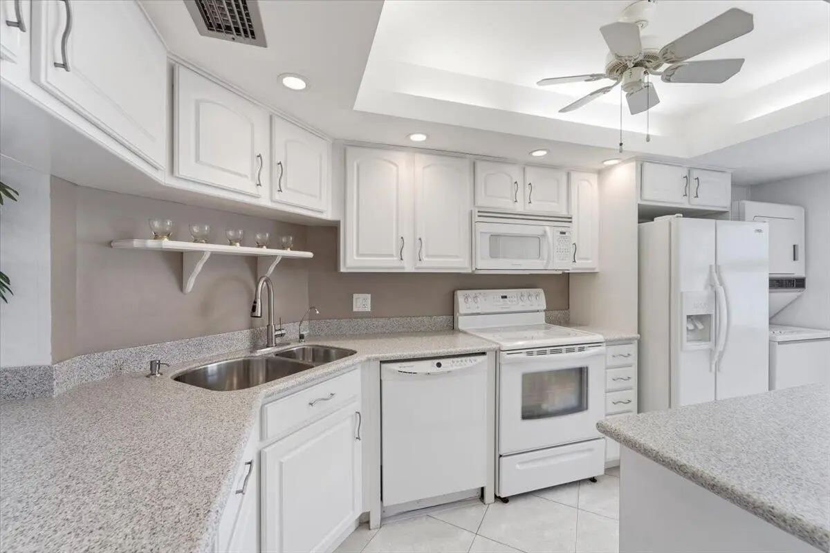rt706 kitchen2 at 615 N RIVERSIDE Drive 706, Pompano Beach