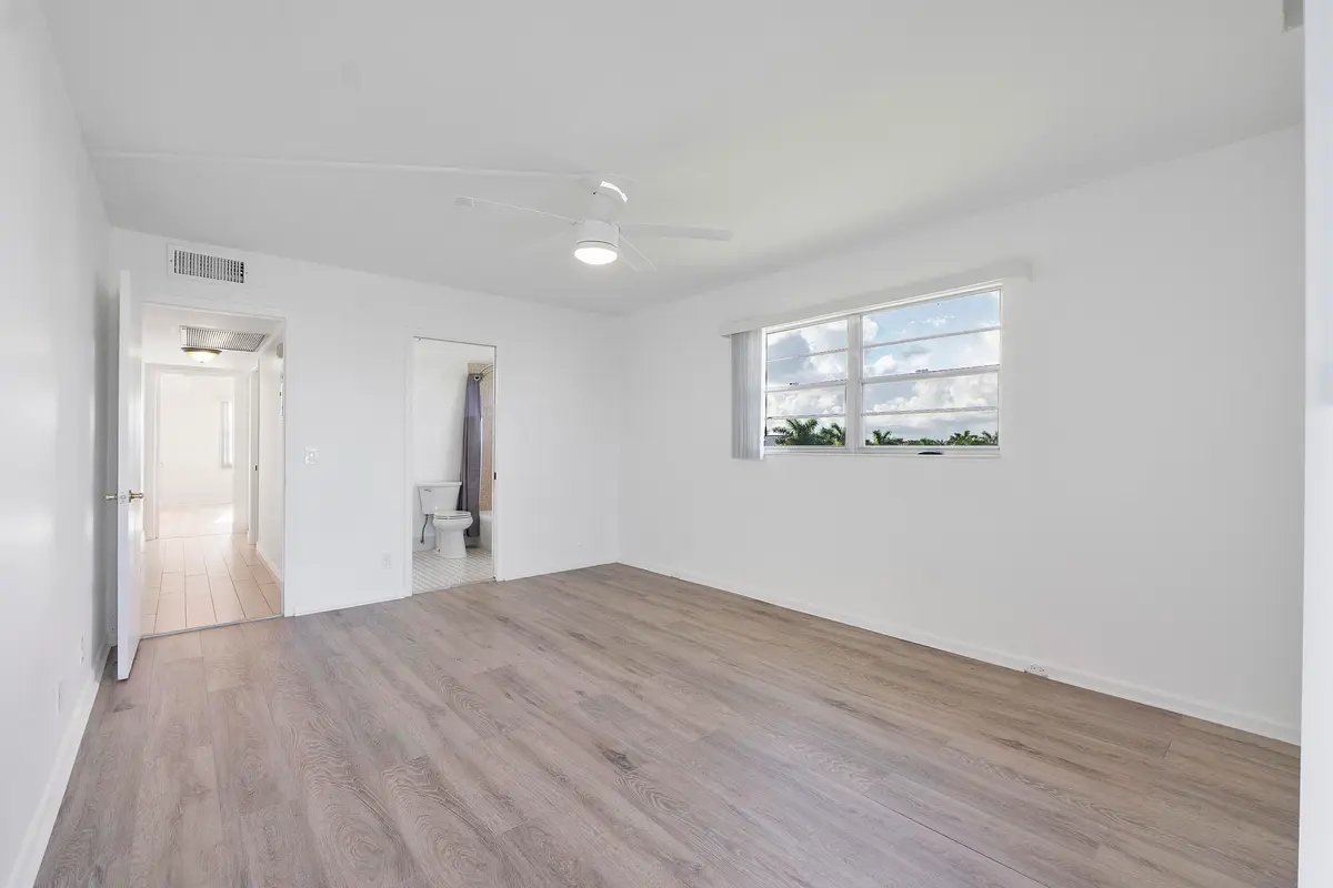 4072 Gildford E_026 at 4072 Guildford D, Boca Raton