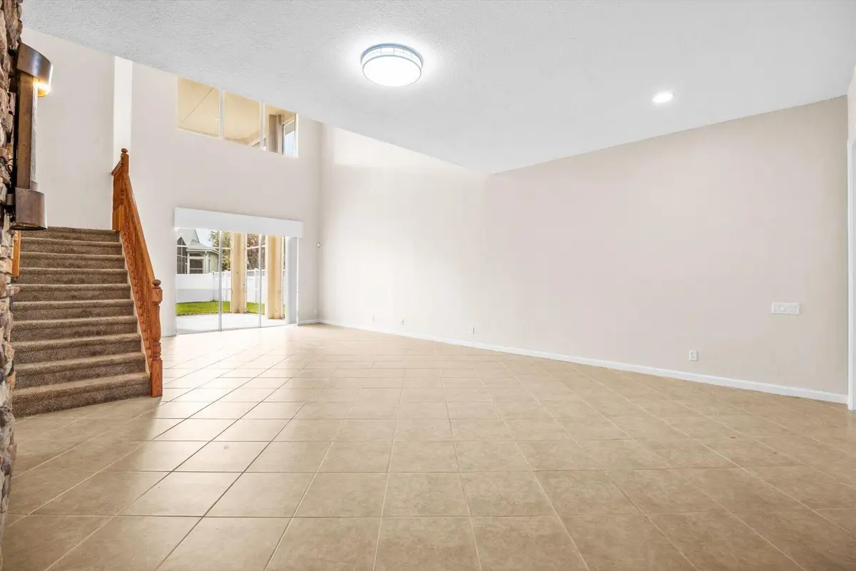 Dining room at 206 NW Magnolia Lakes Boulevard, Port St. Lucie