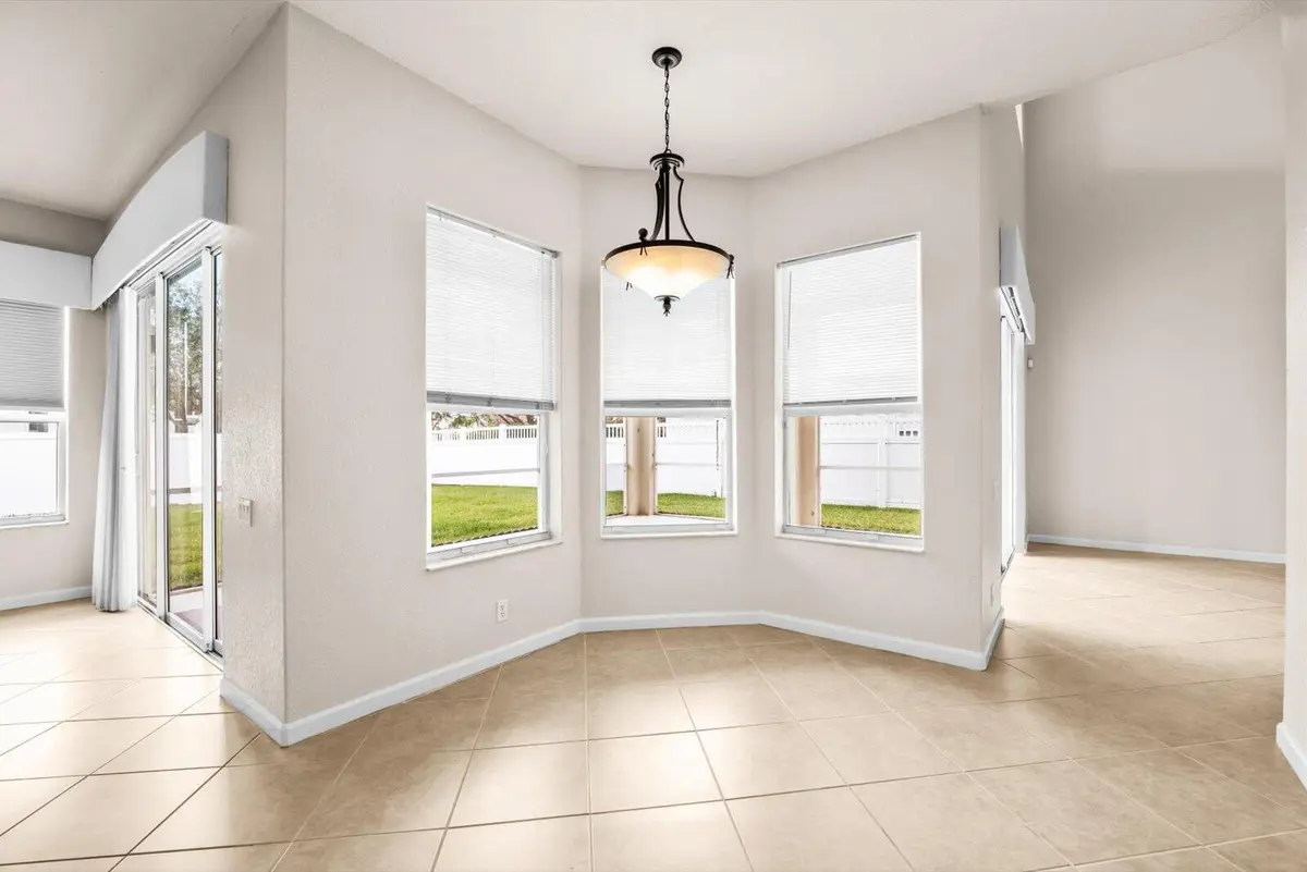 Kitchen Nook at 206 NW Magnolia Lakes Boulevard, Port St. Lucie