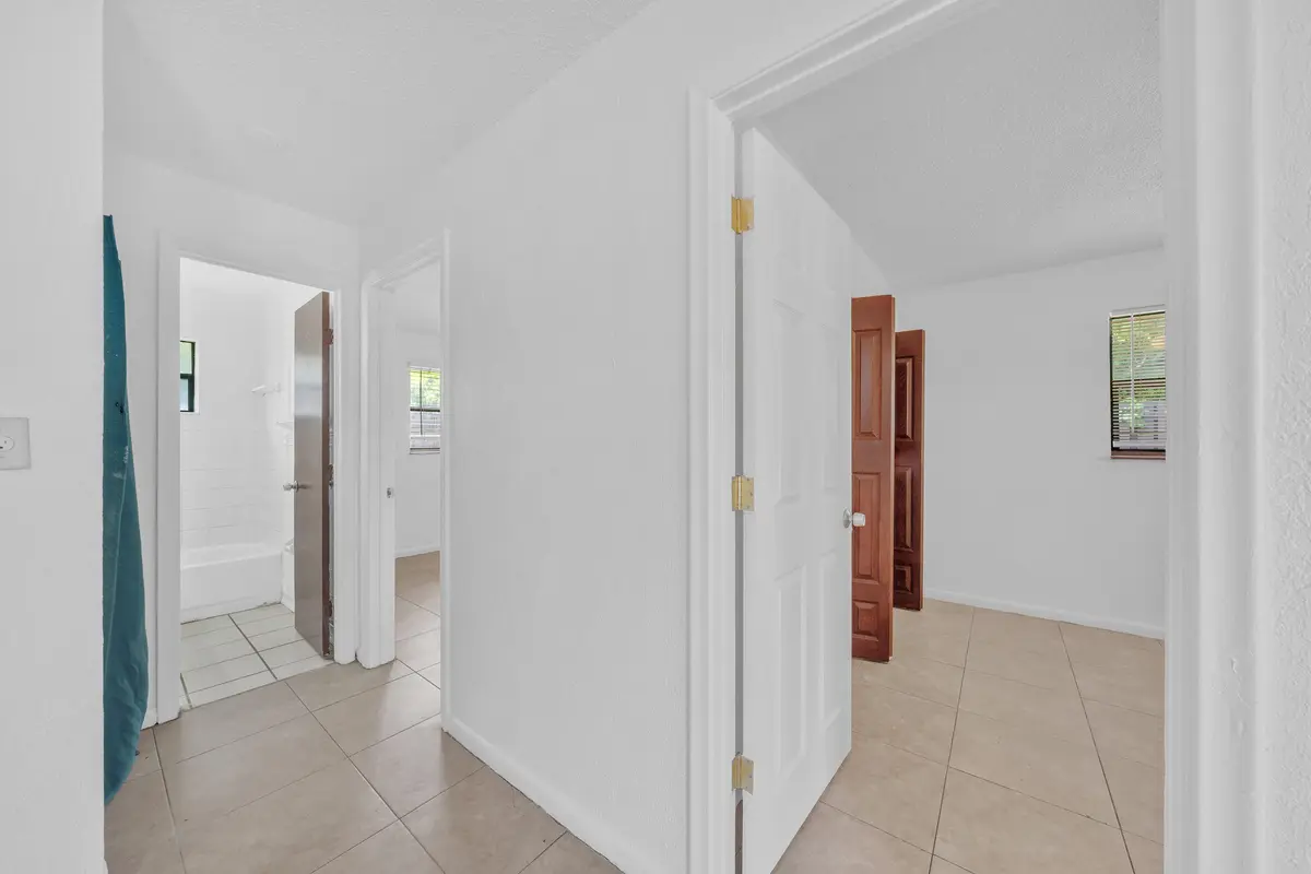 5 Bedrooms at 237 SW 5th Street 4D, Deerfield Beach