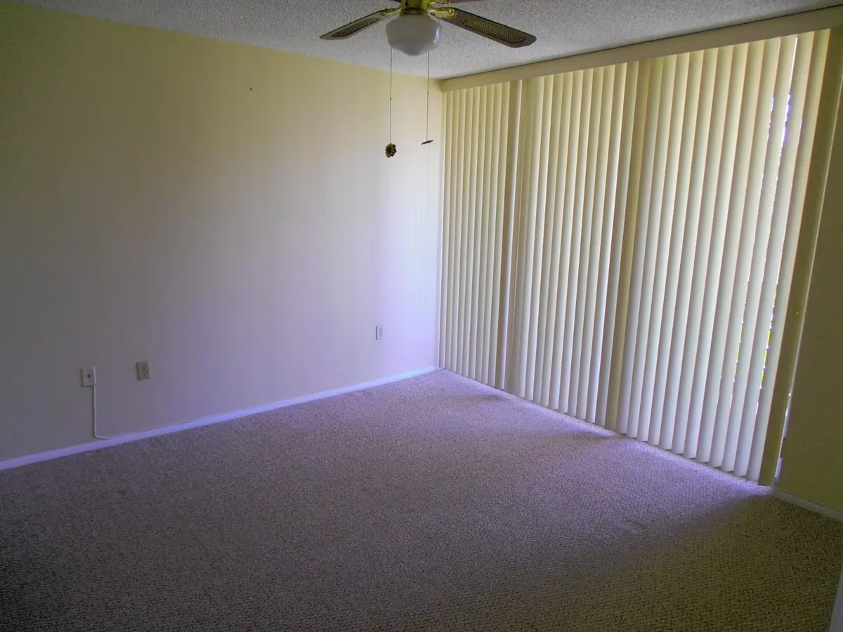 Photo 5 at 9451 EVERGREEN Place 306, Davie