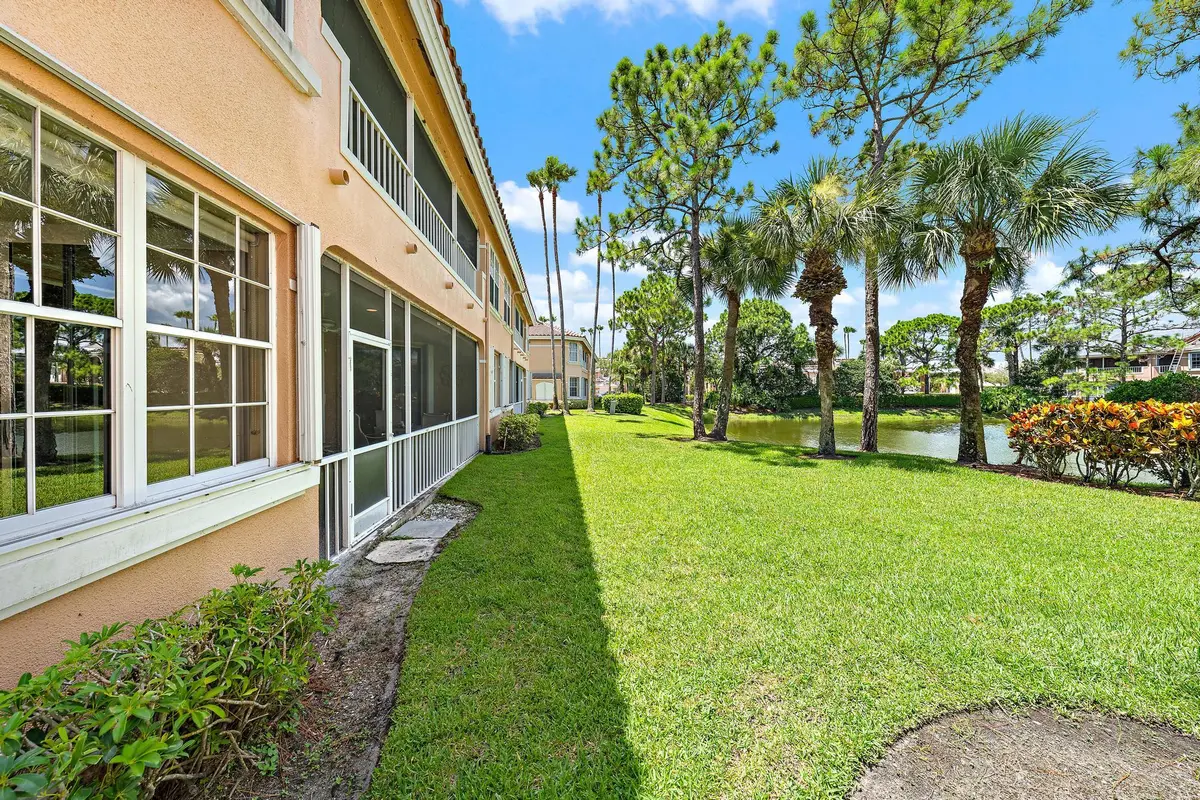 120 Legendary Cir-15 at 120 LEGENDARY Circle, Palm Beach Gardens