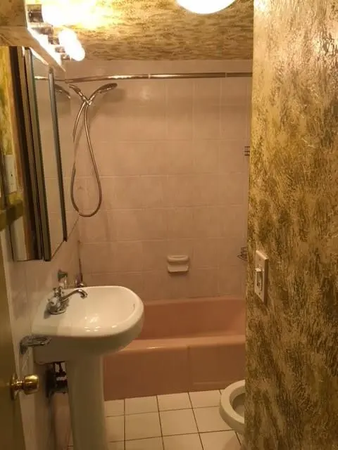 Photo 5 at 528 MERIDIAN Avenue 204, Miami Beach