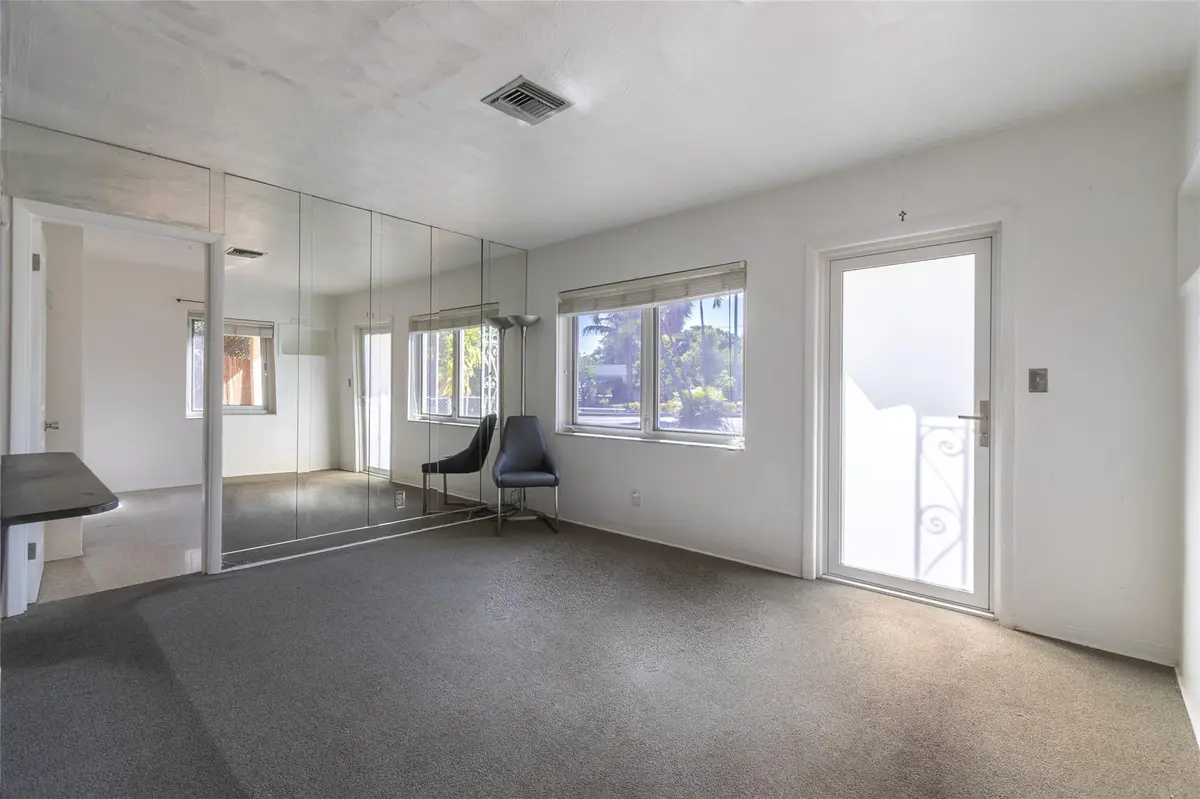 Photo 3 at 4720 N Andrews Avenue, Oakland Park
