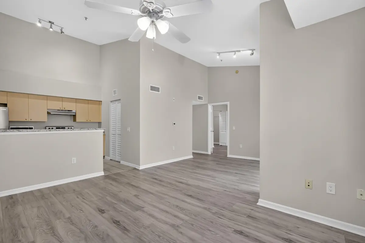 _14A4998 at 4271 SAN MARINO Boulevard 201, West Palm Beach