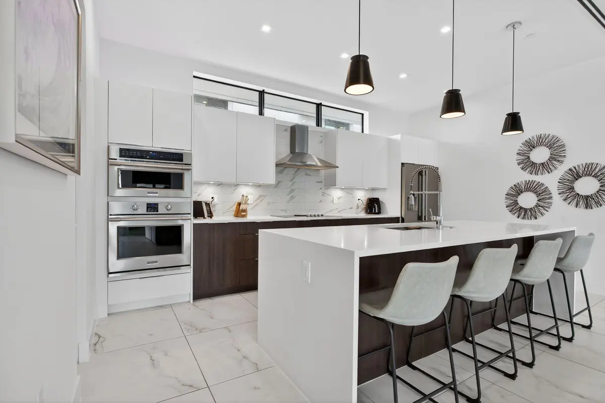 20-web-or-mls-1044-4643 at 1044 N VICTORIA PARK Road, Fort Lauderdale