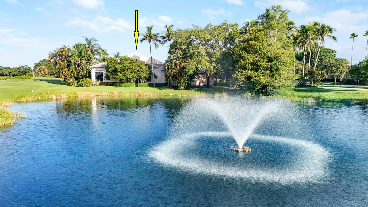 Lakefront Fountain at 181 Green Point Circle 181, Palm Beach Gardens
