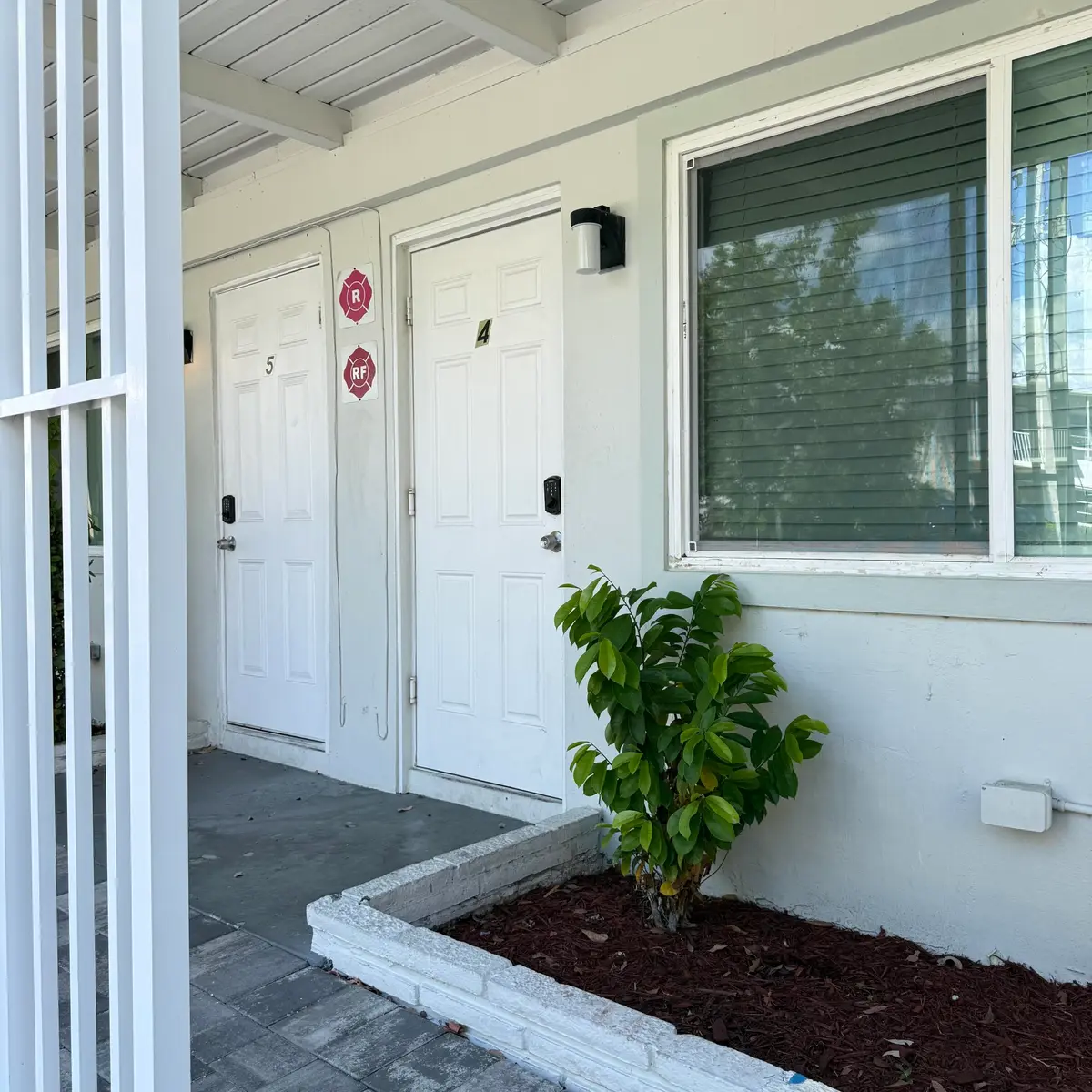 Entrance at 906 N Riverside Drive 1-9, Pompano Beach