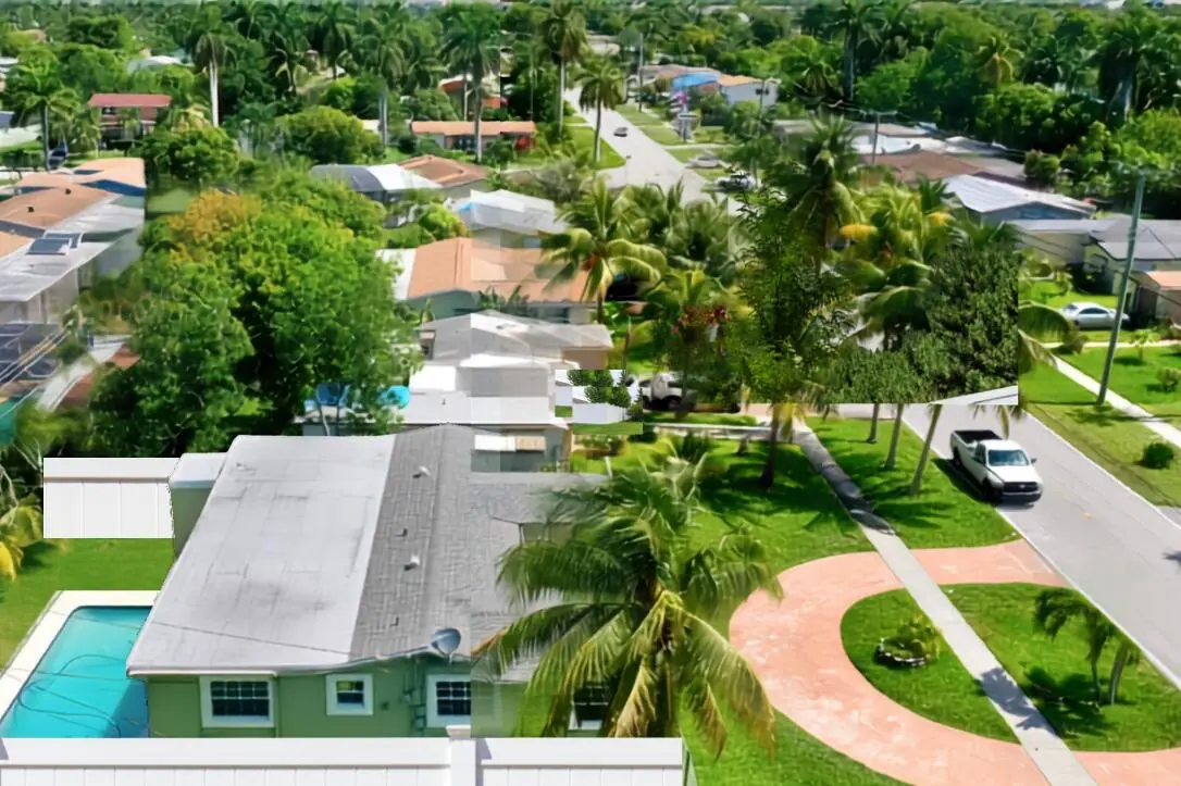 Modern Dining Table Design at 3925 NW 35TH Avenue, Lauderdale Lakes