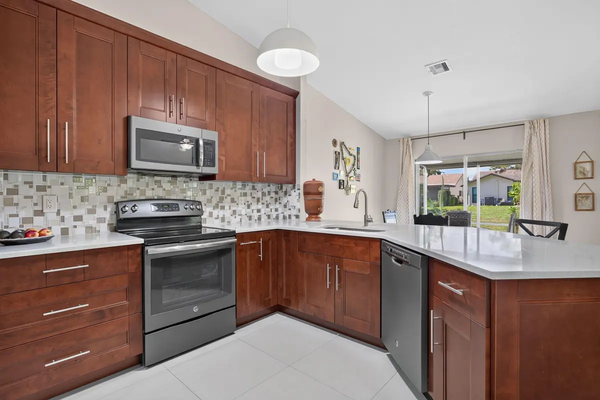 20-web-or-mls-2007-7635 at 2007 DISCOVERY Circle, Deerfield Beach