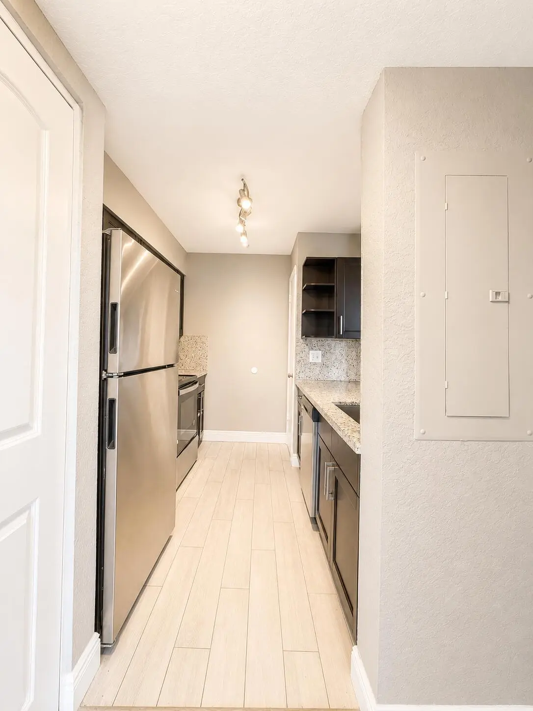 Kitchen - Entry at 2831 N Oakland Forest Drive 101, Oakland Park