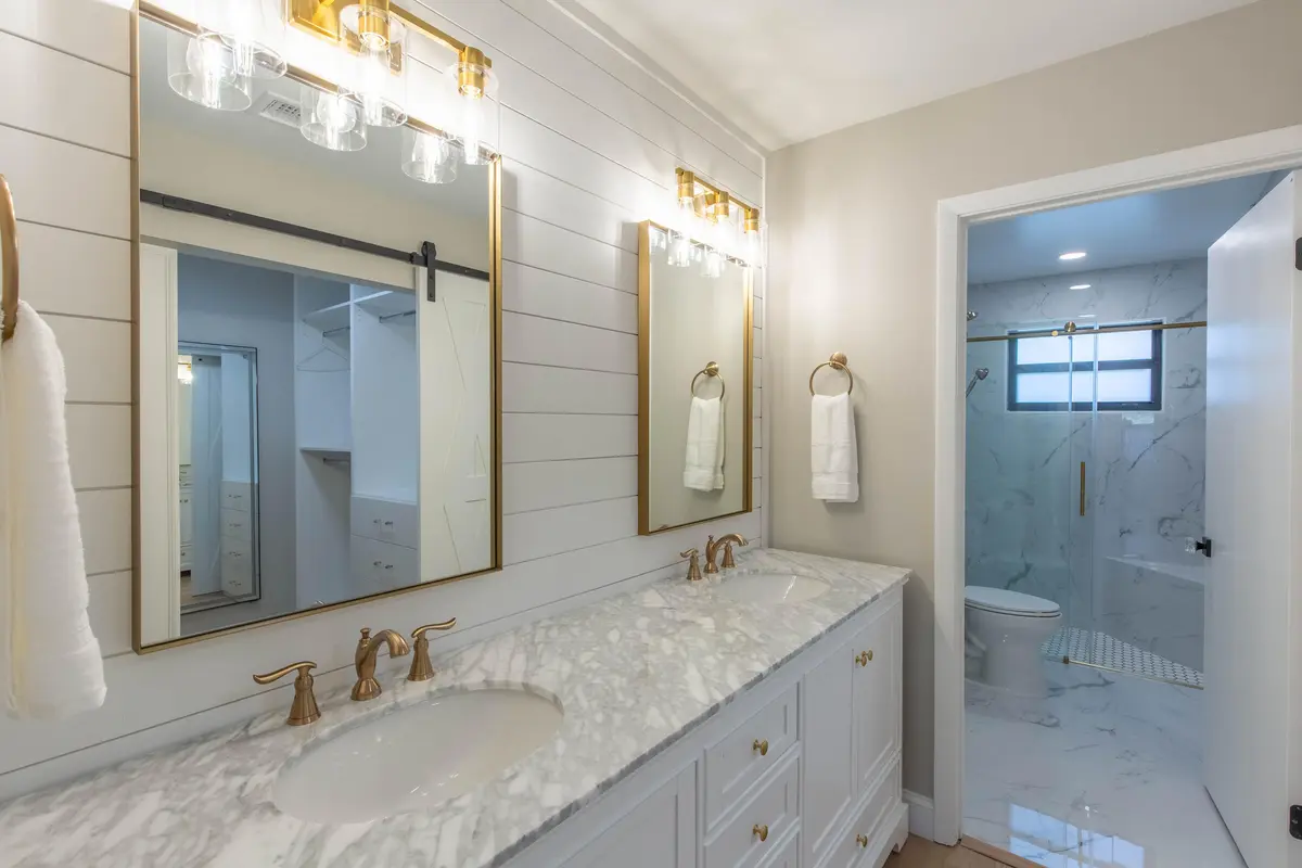 Gorgeous Primary Bath at 2478 Bedford Mews Drive, Wellington
