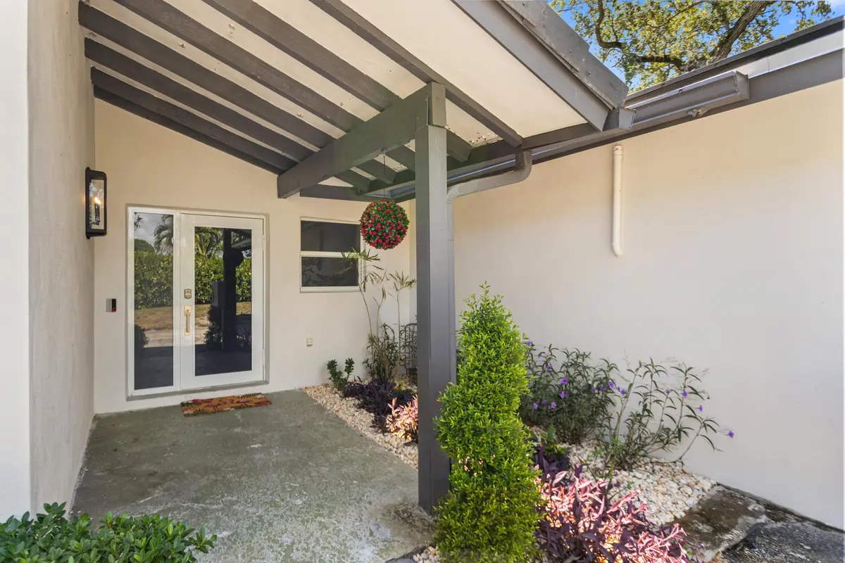 585A9683 at 1050 SW 1ST Street, Boca Raton