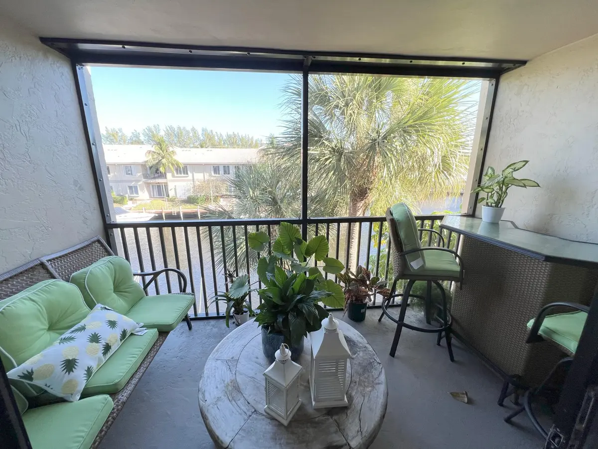 1 Royal Palm Way 305 Balcony at 1 Royal Palm Way 3050, Boca Raton