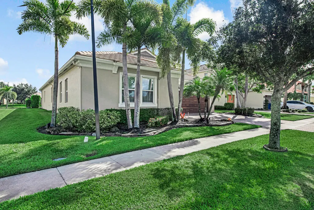 2318 Bellarosa Circle, Royal Palm Beach, FL – photo 4