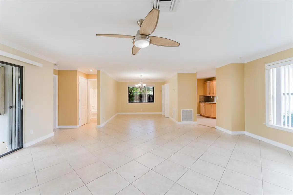 Photo 4 at 816 SE 13TH Court, Deerfield Beach
