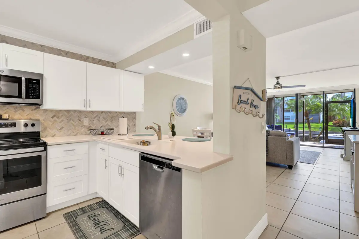 9-107_Circle_Bay-8 at 1950 SW PALM CITY Road 9-107, Stuart