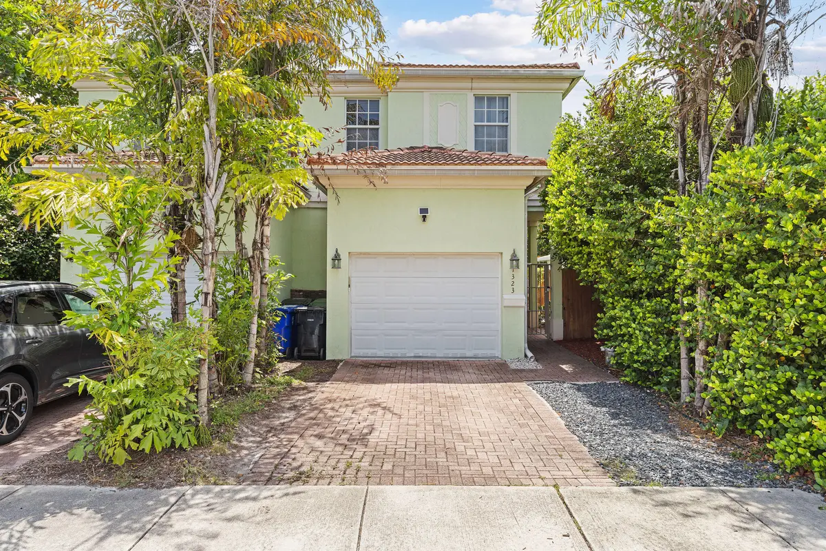 024A1742 at 1323 NE 5TH Terrace 1323, Fort Lauderdale