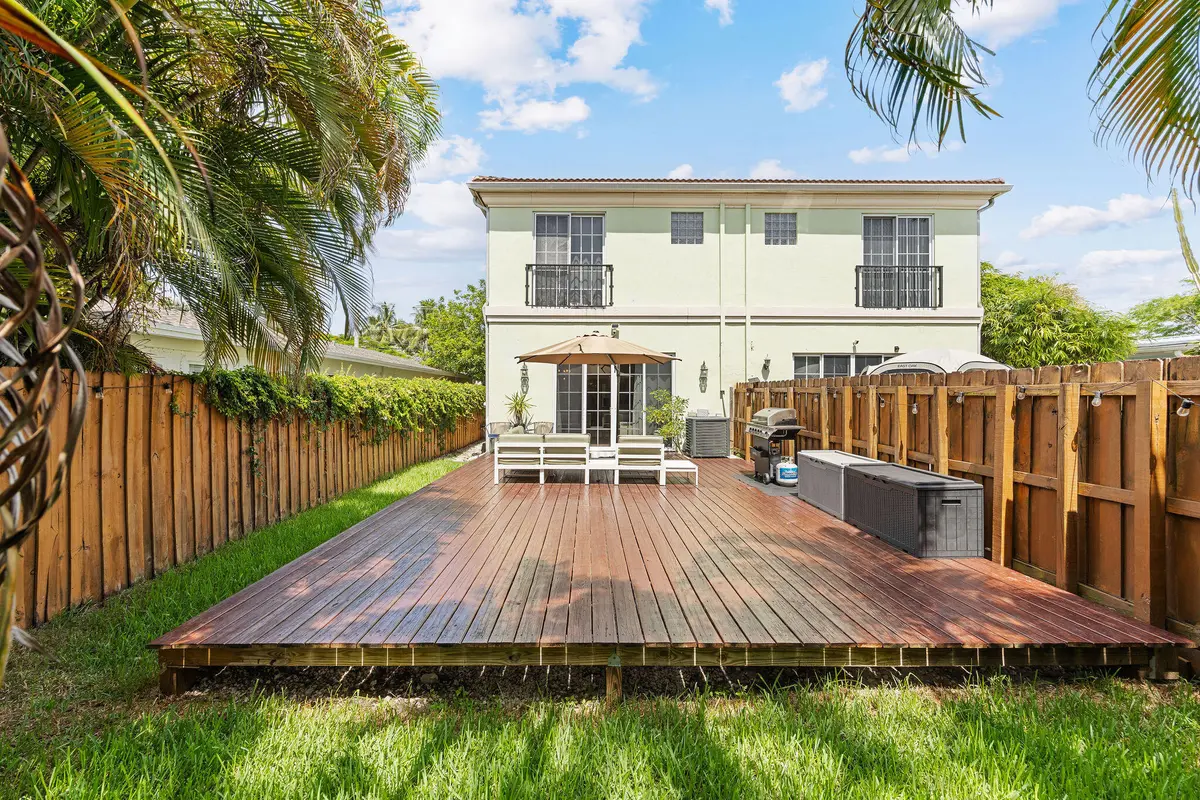 024A1796 at 1323 NE 5TH Terrace 1323, Fort Lauderdale