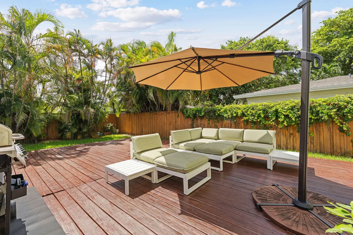 024A1814 at 1323 NE 5TH Terrace 1323, Fort Lauderdale