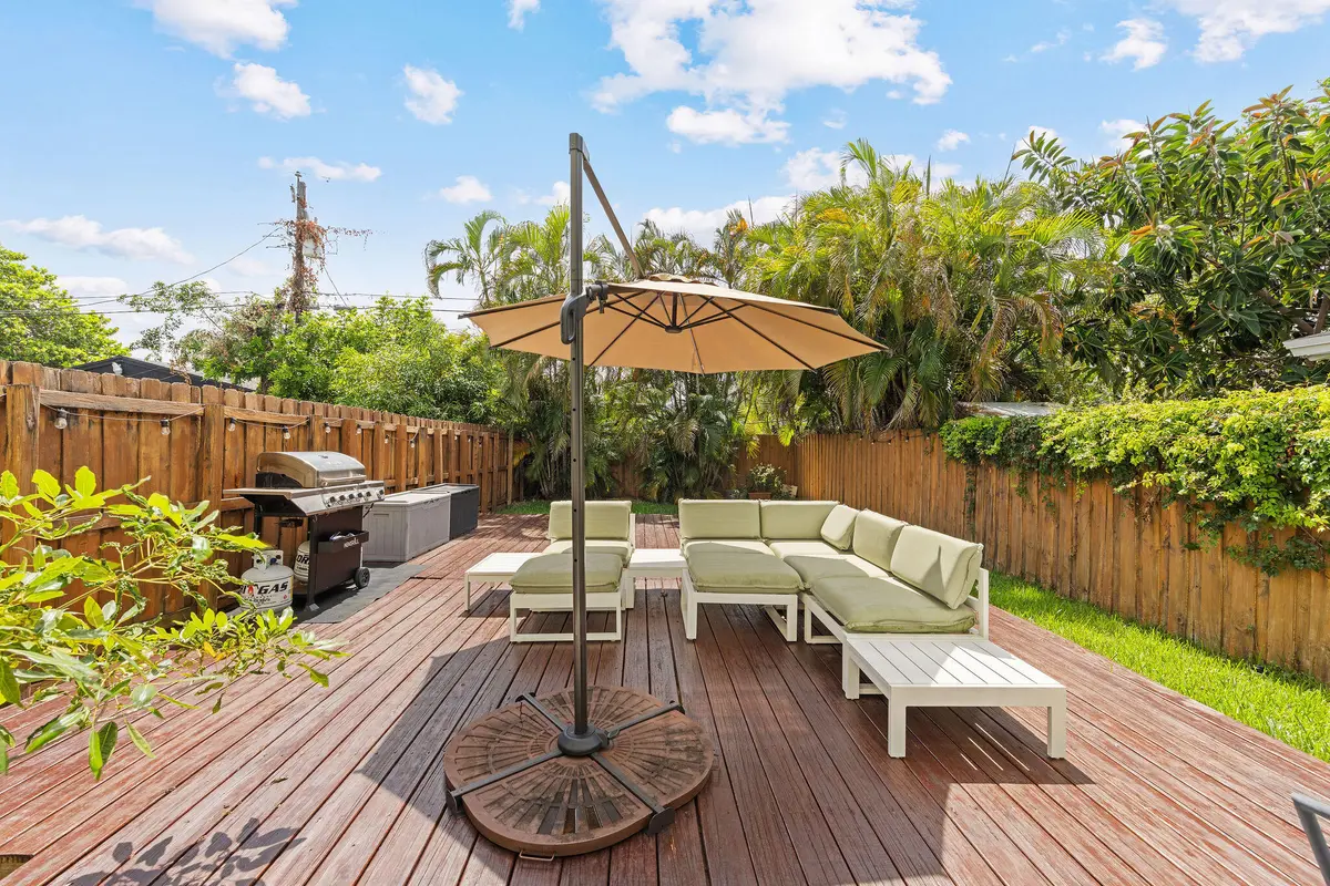 024A1820 at 1323 NE 5TH Terrace 1323, Fort Lauderdale