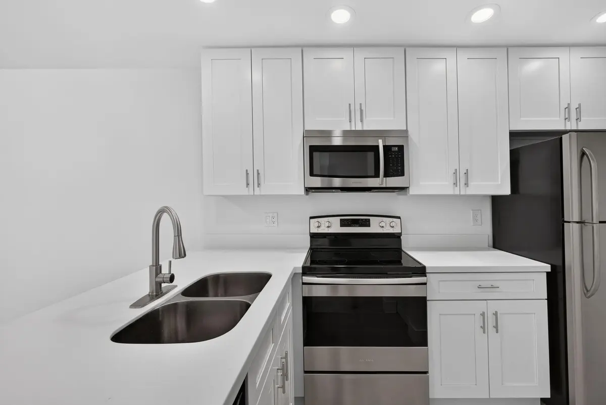 Kitchen at 3404 Gardens E Drive 21B, Palm Beach Gardens
