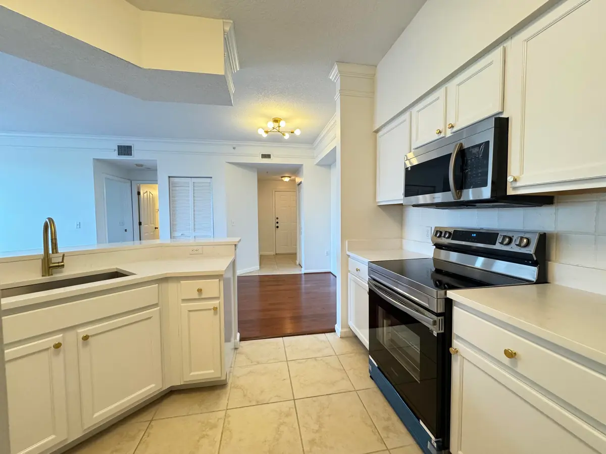 02 - Renovated Kitchen at 5306 Myrtlewood Circle, Palm Beach Gardens