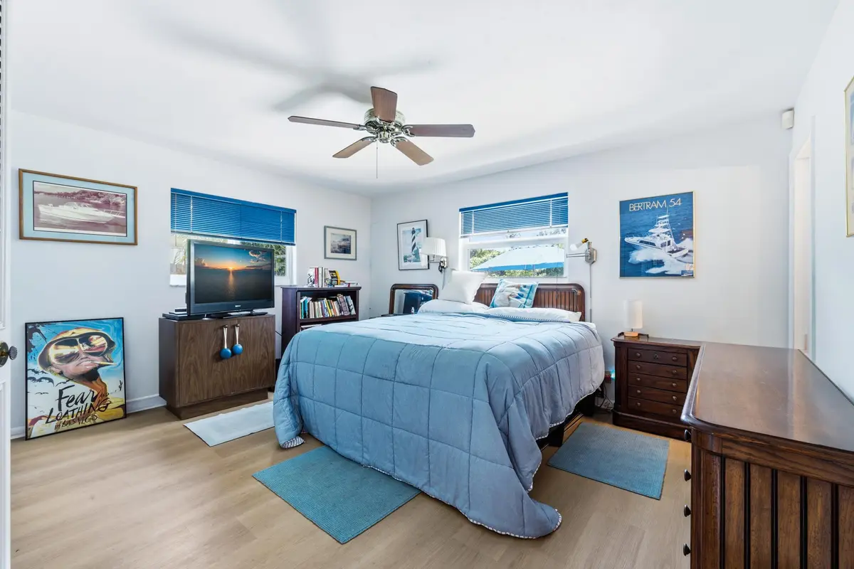VIRTUAL STAGED PRIMARY BEDROOM at 354 Edmor Road, West Palm Beach