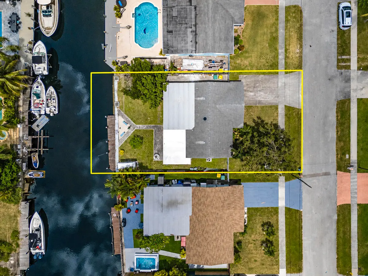 Final Pics_6720 SW 17th St_030 at 4521 SW 42ND Terrace, Dania Beach