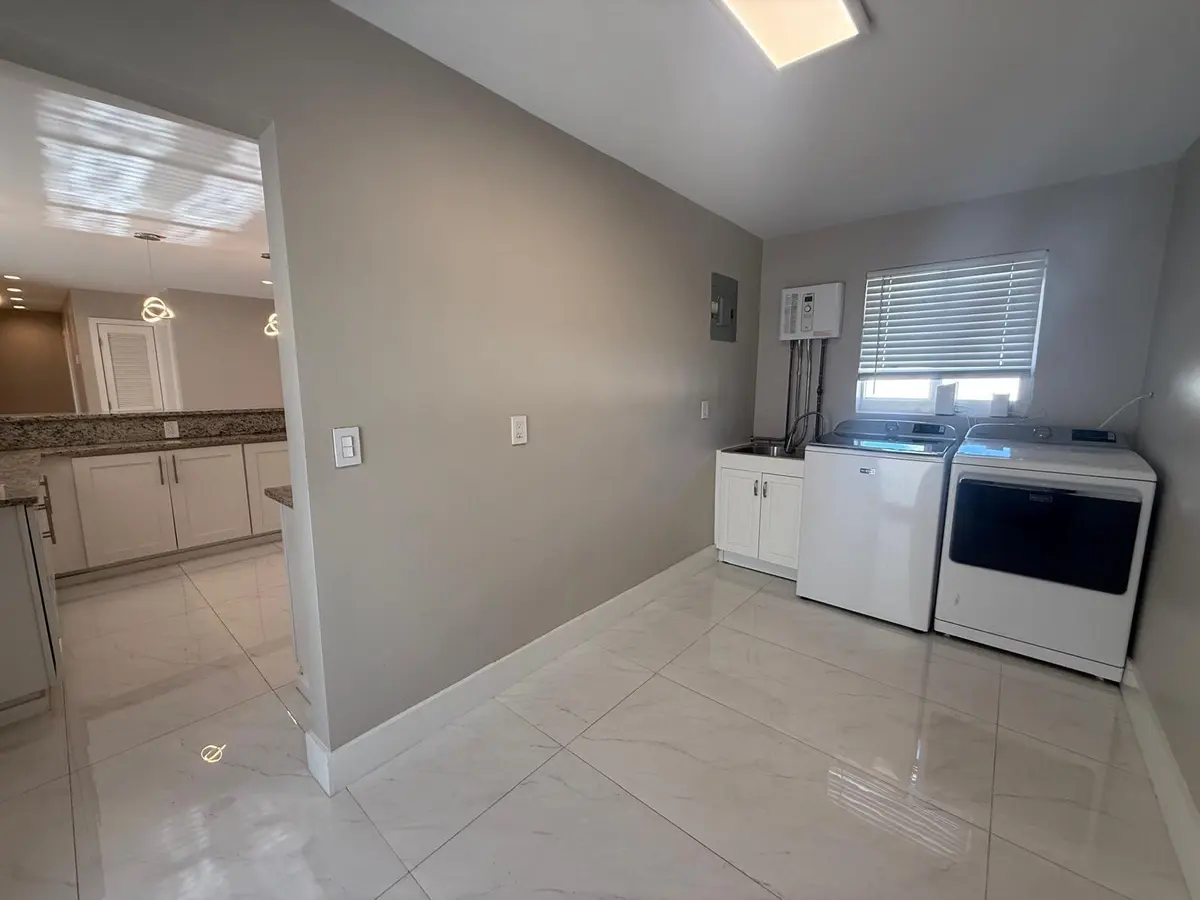 Laundry room at 4901 NE 13TH Terrace, Oakland Park