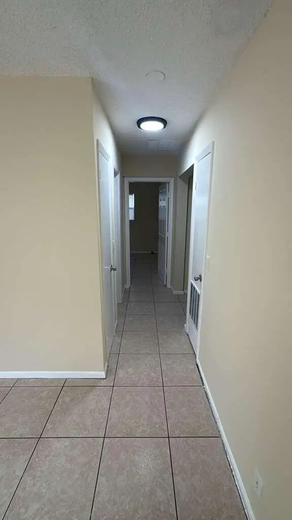 WhatsApp Image 2026-08-28 at 16.48.45 at 1522 S N Street 1, Lake Worth Beach