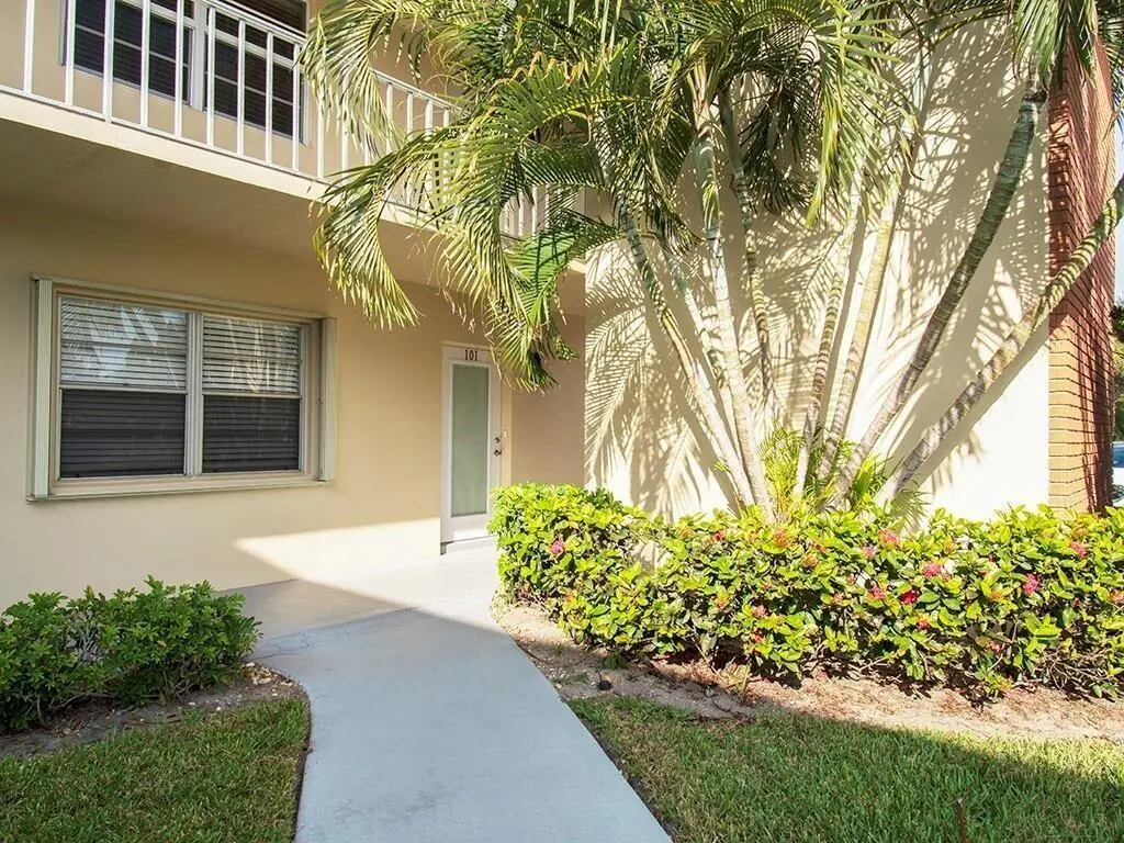 3A at 73 Royal Oak Court 101, Vero Beach